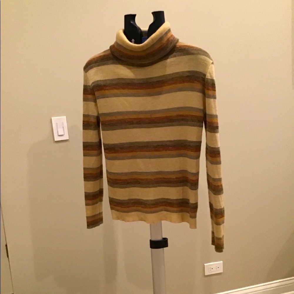 Turtleneck sweater. Size M